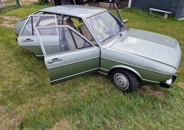 Volkswagen Passat cena 25900 przebieg: 78574, rok produkcji 1977 z Gniezno małe 529